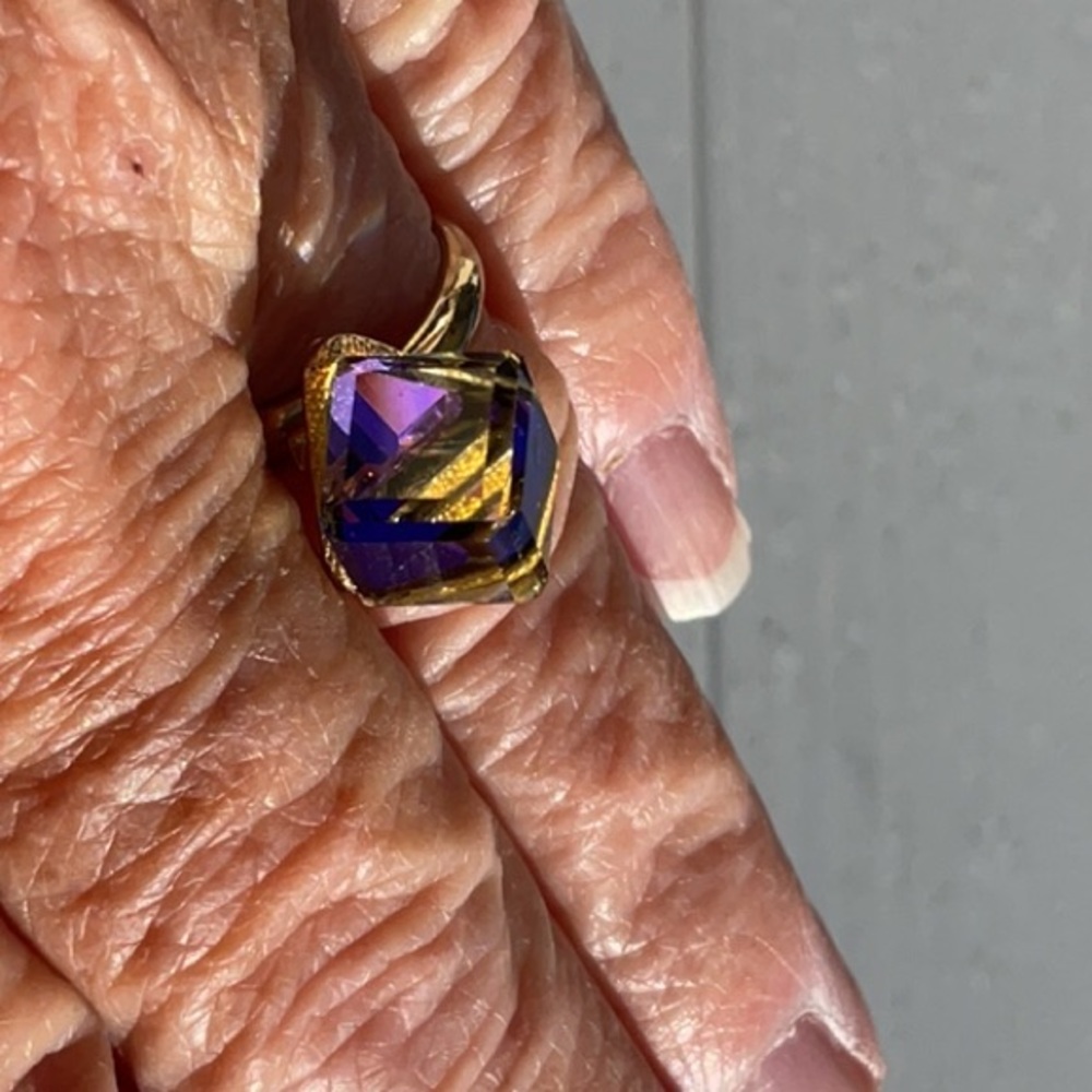Fashion ring adjustable iridescent cube stone size5.5